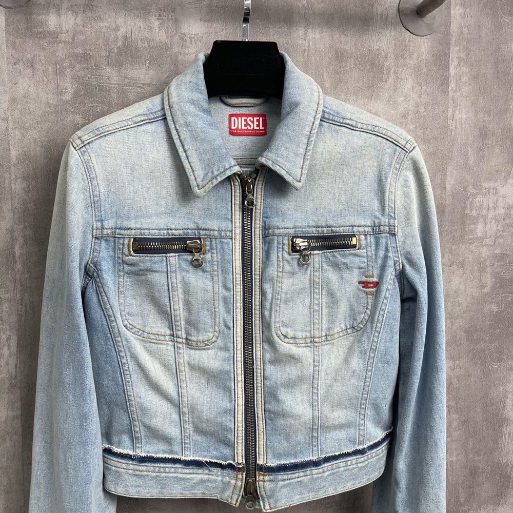 🚩steal authentic Diesel Light Wash Denim Jacket - Picture 2 of 8